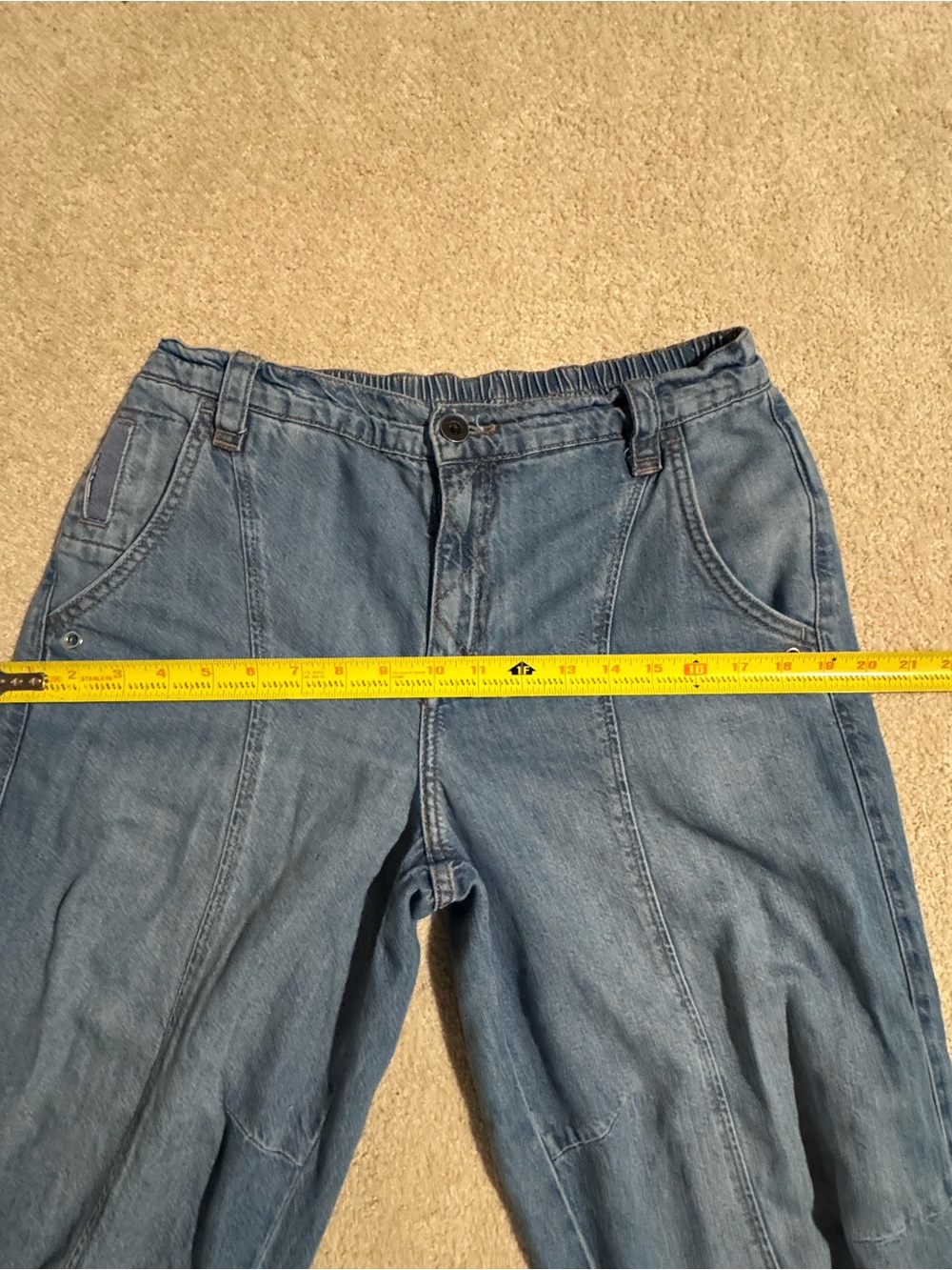 Pilcro Beach Cargo Mid-Rise Jeans Size 28 - Picture 16 of 16